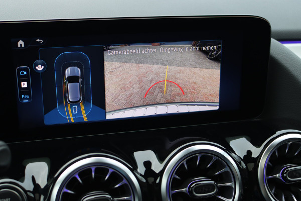 Mercedes-Benz GLA 250 e AMG Line | Panoramadak | Burmester | Distronic | Memory | Trekhaak | Keyless Go | Camera | Sfeerverlichting | Dodehoekassistent |