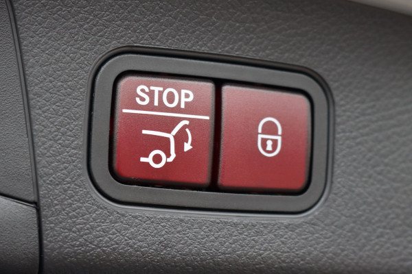 Mercedes-Benz GLA 250 e AMG Line | Panoramadak | Burmester | Distronic | Memory | Trekhaak | Keyless Go | Camera | Sfeerverlichting | Dodehoekassistent |