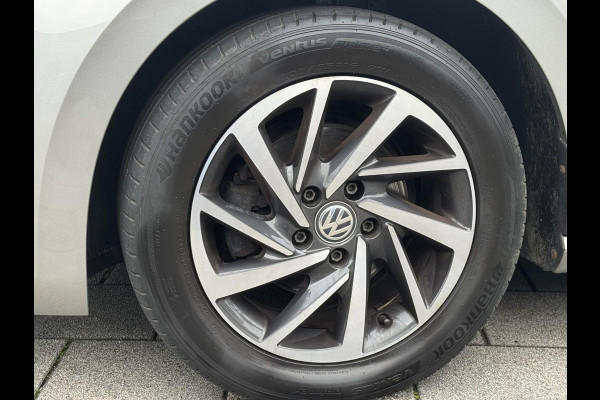 Volkswagen Golf Sportsvan 1.2 TSI Sound BlueMotion Navigatie / Apple CarPlay I Airco I PDC I Sport velgen I Dealer onderhouden Volkswagen Golf Sportsvan 1.2 TSI Sound BlueMotion Navigatie / Apple CarPlay I Airco I PDC I Sport velgen I Dealer onderhouden
