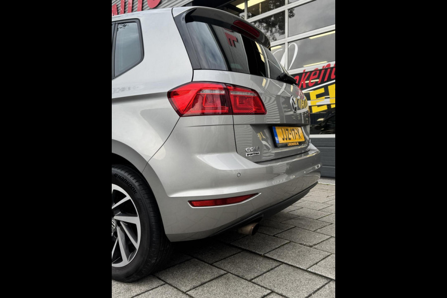 Volkswagen Golf Sportsvan 1.2 TSI Sound BlueMotion Navigatie / Apple CarPlay I Airco I PDC I Sport velgen I Dealer onderhouden Volkswagen Golf Sportsvan 1.2 TSI Sound BlueMotion Navigatie / Apple CarPlay I Airco I PDC I Sport velgen I Dealer onderhouden