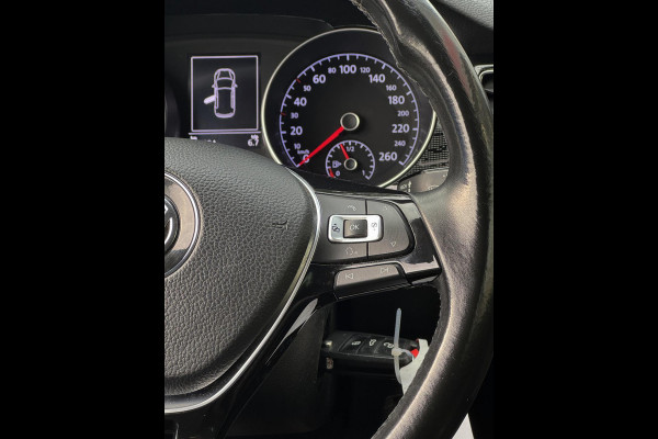 Volkswagen Golf Sportsvan 1.2 TSI Sound BlueMotion Navigatie / Apple CarPlay I Airco I PDC I Sport velgen I Dealer onderhouden Volkswagen Golf Sportsvan 1.2 TSI Sound BlueMotion Navigatie / Apple CarPlay I Airco I PDC I Sport velgen I Dealer onderhouden