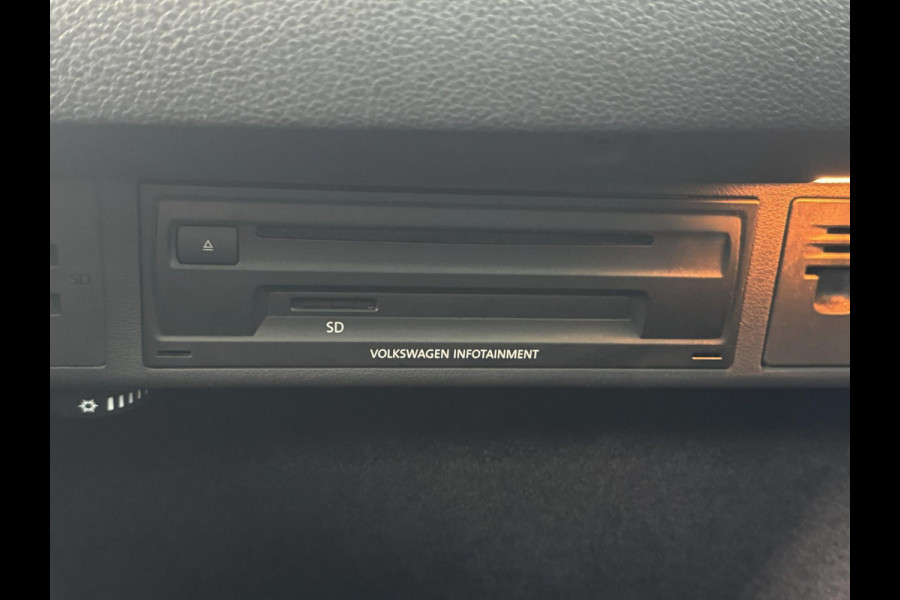 Volkswagen Golf Sportsvan 1.2 TSI Sound BlueMotion Navigatie / Apple CarPlay I Airco I PDC I Sport velgen I Dealer onderhouden Volkswagen Golf Sportsvan 1.2 TSI Sound BlueMotion Navigatie / Apple CarPlay I Airco I PDC I Sport velgen I Dealer onderhouden