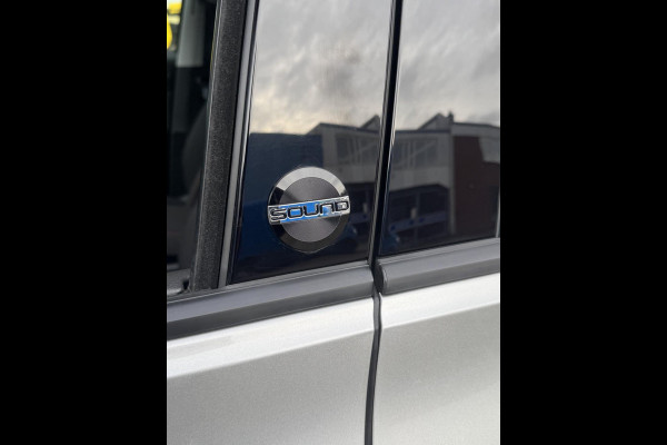 Volkswagen Golf Sportsvan 1.2 TSI Sound BlueMotion Navigatie / Apple CarPlay I Airco I PDC I Sport velgen I Dealer onderhouden Volkswagen Golf Sportsvan 1.2 TSI Sound BlueMotion Navigatie / Apple CarPlay I Airco I PDC I Sport velgen I Dealer onderhouden