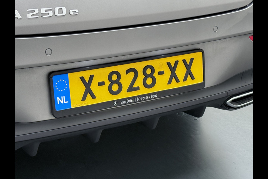 Mercedes-Benz CLA-Klasse CLA 250 e Coupé AMG Line Night | Pano Multibeam Sound Night