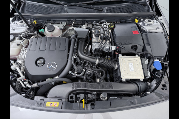 Mercedes-Benz CLA-Klasse CLA 250 e Coupé AMG Line Night | Pano Multibeam Sound Night