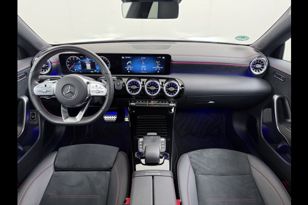 Mercedes-Benz CLA-Klasse CLA 250 e Coupé AMG Line Night | Pano Multibeam Sound Night