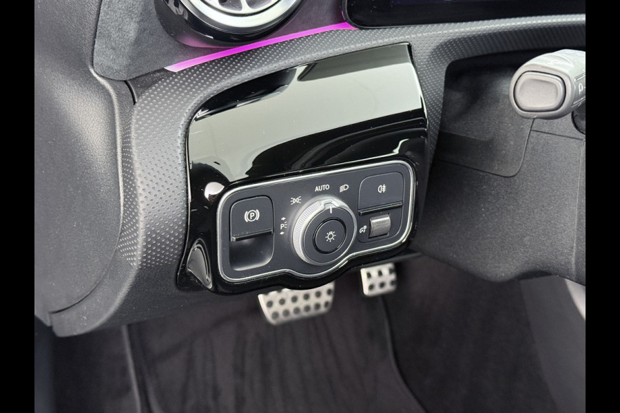 Mercedes-Benz CLA-Klasse CLA 250 e Coupé AMG Line Night | Pano Multibeam Sound Night