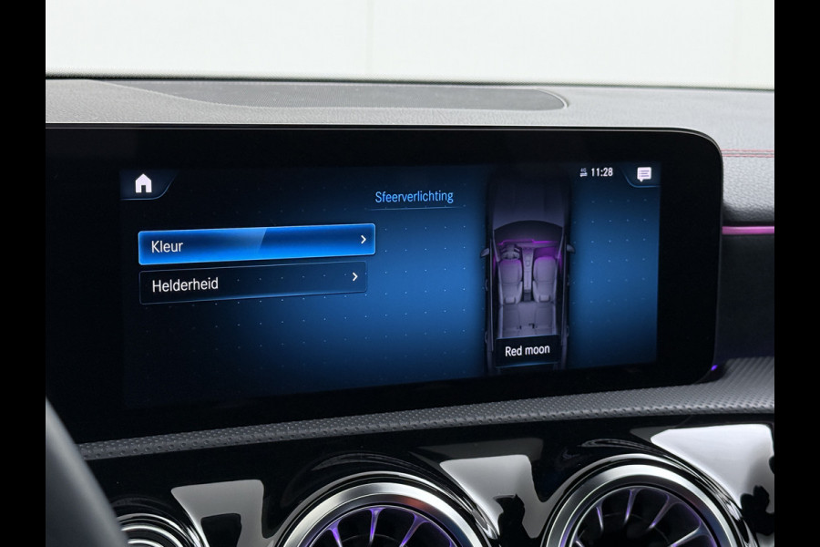 Mercedes-Benz CLA-Klasse CLA 250 e Coupé AMG Line Night | Pano Multibeam Sound Night