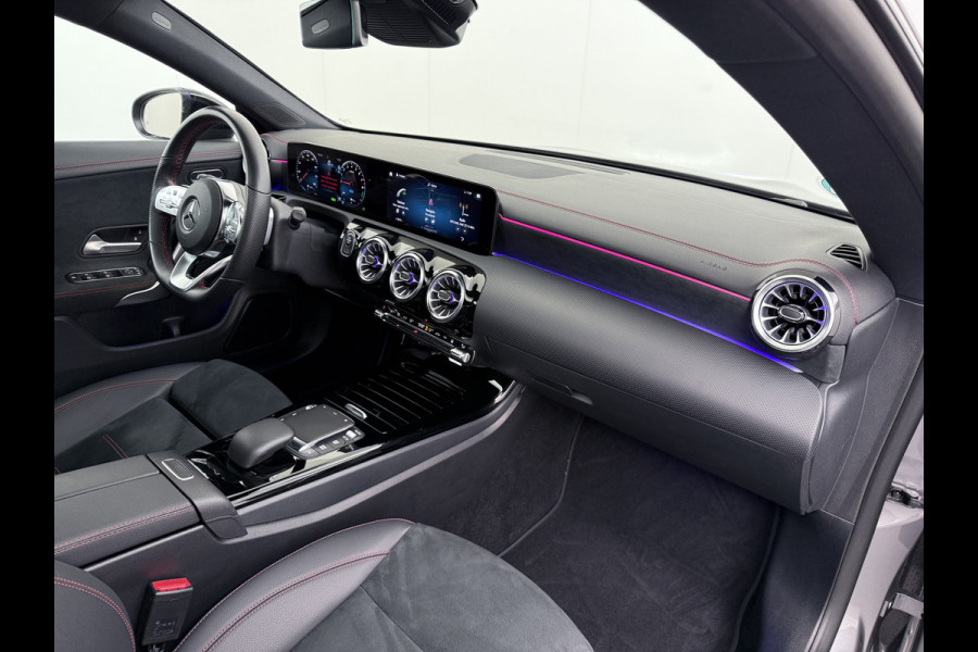 Mercedes-Benz CLA-Klasse CLA 250 e Coupé AMG Line Night | Pano Multibeam Sound Night