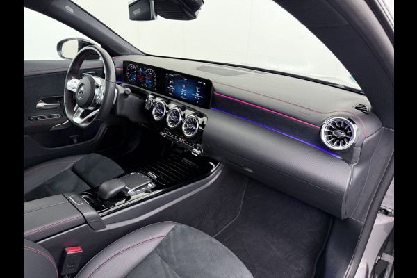 Mercedes-Benz CLA-Klasse CLA 250 e Coupé AMG Line Night | Pano Multibeam Sound Night