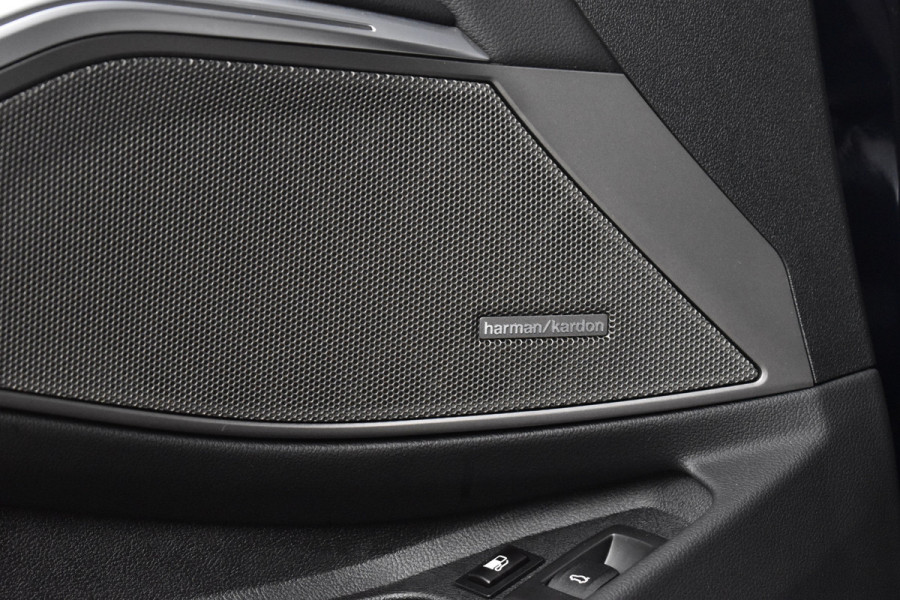 BMW 3 Serie 330e M Sport Individual | Pano | ACC | Laser Light | Memory | Harman/Kardon | Camera |