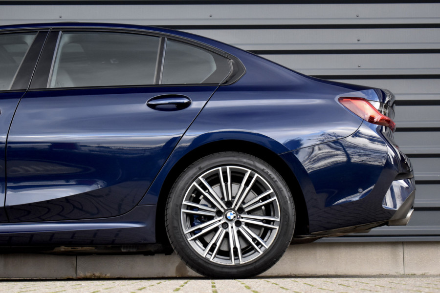 BMW 3 Serie 330e M Sport Individual | Pano | ACC | Laser Light | Memory | Harman/Kardon | Camera |