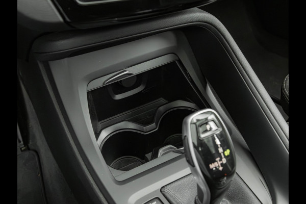 BMW X1 sDrive18i - Pano - Trekhaak - Navi Plus - LED