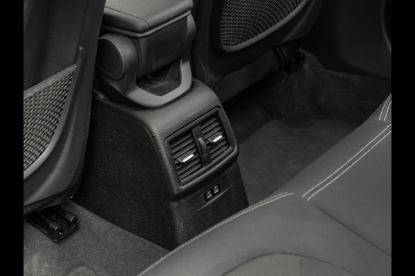BMW X1 sDrive18i - Pano - Trekhaak - Navi Plus - LED