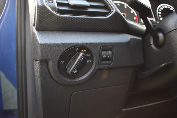 Volkswagen T-Cross 1.0 TSI Life Stoelverwarming Navigatie Automaat Parkeer camera Btw auto Carplay