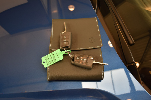 Volkswagen T-Cross 1.0 TSI Life Stoelverwarming Navigatie Automaat Parkeer camera Btw auto Carplay