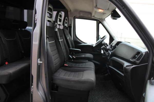 Iveco Daily 35S21H 3.0 410 / Automaat / Dubbel cabine / L4 / 6 persoons / Trekhaak / 3500 trekgewicht