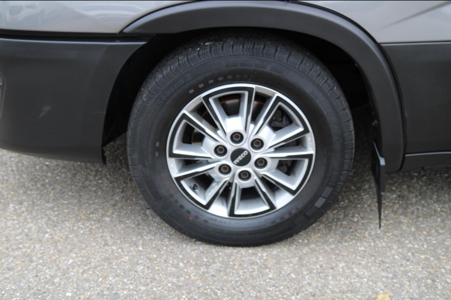 Iveco Daily 35S21H 3.0 410 / Automaat / Dubbel cabine / L4 / 6 persoons / Trekhaak / 3500 trekgewicht