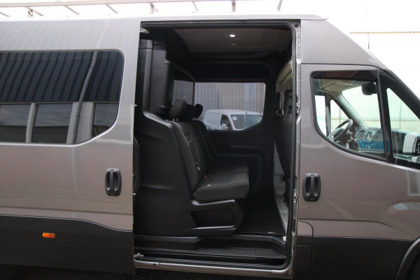 Iveco Daily 35S21H 3.0 410 / Automaat / Dubbel cabine / L4 / 6 persoons / Trekhaak / 3500 trekgewicht