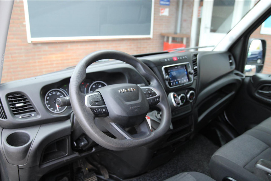 Iveco Daily 35S21H 3.0 410 / Automaat / Dubbel cabine / L4 / 6 persoons / Trekhaak / 3500 trekgewicht