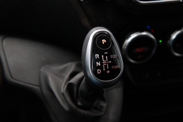 Iveco Daily 35S21H 3.0 410 / Automaat / Dubbel cabine / L4 / 6 persoons / Trekhaak / 3500 trekgewicht