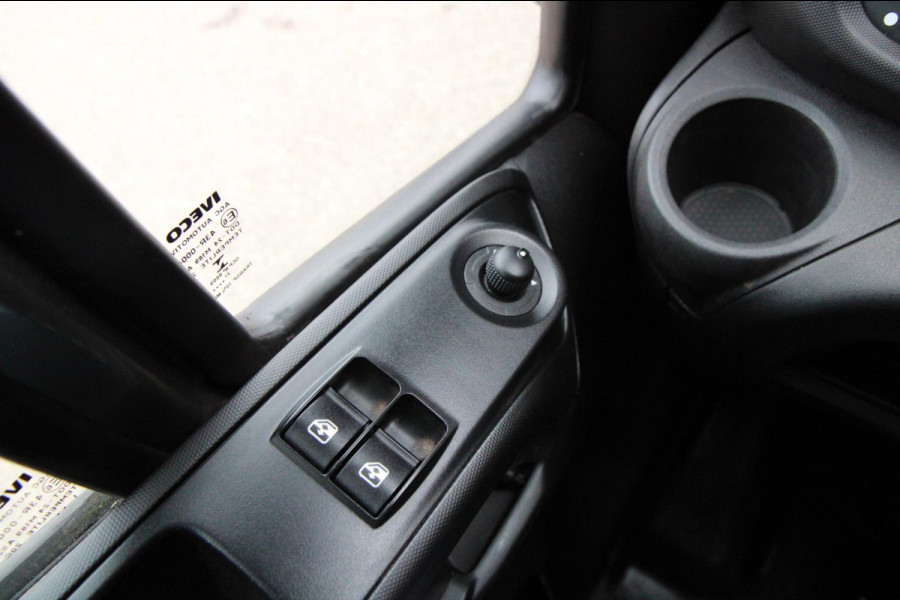 Iveco Daily 35S21H 3.0 410 / Automaat / Dubbel cabine / L4 / 6 persoons / Trekhaak / 3500 trekgewicht