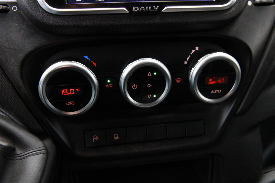 Iveco Daily 35S21H 3.0 410 / Automaat / Dubbel cabine / L4 / 6 persoons / Trekhaak / 3500 trekgewicht