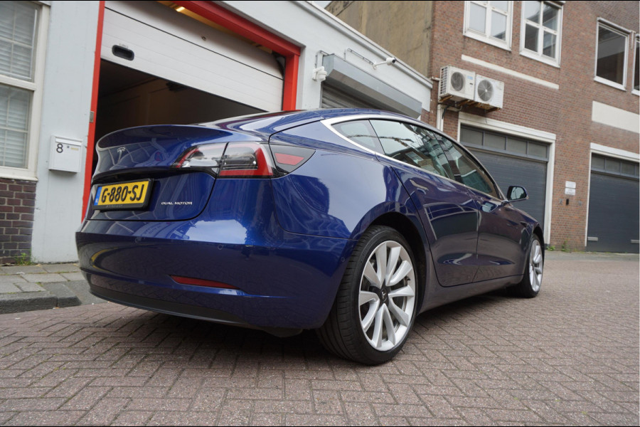 Tesla Model 3 Long Range AWD 75 kWh Dual Motor Battery New 9/2025 via Tesla | BTW | 351 pk | Panorama | Premium Audio | Auto Pilot | Leer | 19inch sportvelgen Tesla Model 3 Long Range AWD 75 kWh Dual Motor Battery New 9/2025 via Tesla | BTW | 351 pk | Panorama | Premium Audio | Auto Pilot | Leer | 19inch sportvelgen