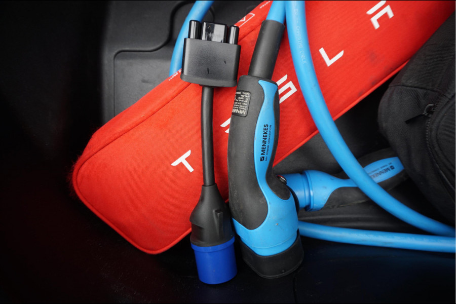 Tesla Model 3 Long Range AWD 75 kWh Dual Motor Battery New 9/2025 via Tesla | BTW | 351 pk | Panorama | Premium Audio | Auto Pilot | Leer | 19inch sportvelgen Tesla Model 3 Long Range AWD 75 kWh Dual Motor Battery New 9/2025 via Tesla | BTW | 351 pk | Panorama | Premium Audio | Auto Pilot | Leer | 19inch sportvelgen