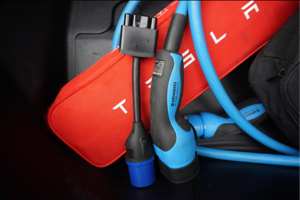 Tesla Model 3 Long Range AWD 75 kWh Dual Motor Battery New 9/2025 via Tesla | BTW | 351 pk | Panorama | Premium Audio | Auto Pilot | Leer | 19inch sportvelgen Tesla Model 3 Long Range AWD 75 kWh Dual Motor Battery New 9/2025 via Tesla | BTW | 351 pk | Panorama | Premium Audio | Auto Pilot | Leer | 19inch sportvelgen