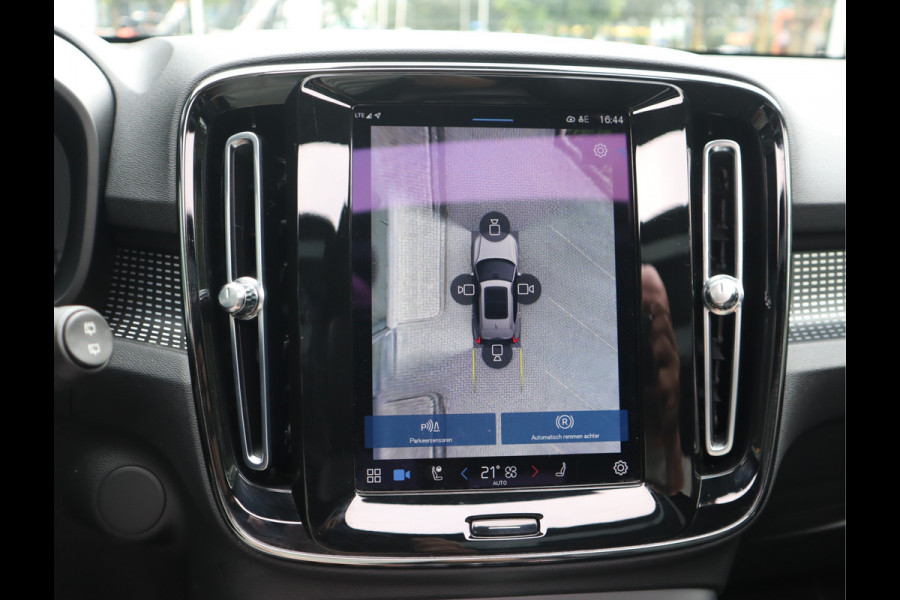 Volvo XC40 Recharge P8 AWD R-Design / SOH 92%