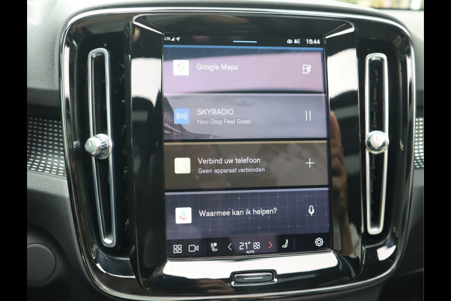 Volvo XC40 Recharge P8 AWD R-Design / SOH 92%