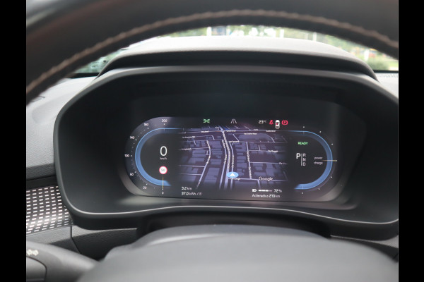 Volvo XC40 Recharge P8 AWD R-Design / SOH 92%