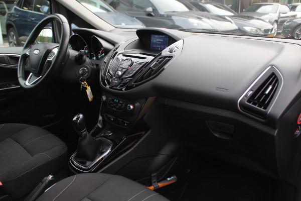 Ford B-MAX 1.0 EcoBoost Titanium / Trekhaak / Camera / Navigatie / Parkeerhulp V+A / 16'' / Bluetooth / Cruise Control