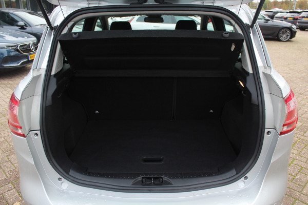 Ford B-MAX 1.0 EcoBoost Titanium / Trekhaak / Camera / Navigatie / Parkeerhulp V+A / 16'' / Bluetooth / Cruise Control