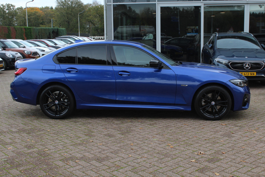 BMW 3-serie 320e Business Ed. M Sport / Camera / Leder / Harman Kardon / 19'' / CarPlay / DAB / Cruise Control