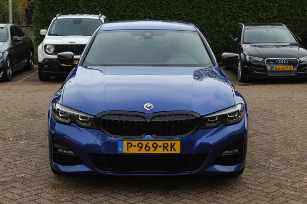 BMW 3-serie 320e Business Ed. M Sport / Camera / Leder / Harman Kardon / 19'' / CarPlay / DAB / Cruise Control