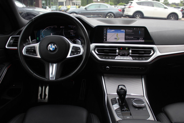 BMW 3-serie 320e Business Ed. M Sport / Camera / Leder / Harman Kardon / 19'' / CarPlay / DAB / Cruise Control
