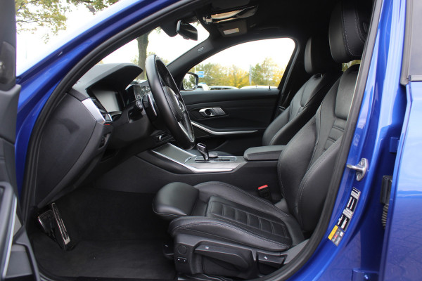 BMW 3-serie 320e Business Ed. M Sport / Camera / Leder / Harman Kardon / 19'' / CarPlay / DAB / Cruise Control