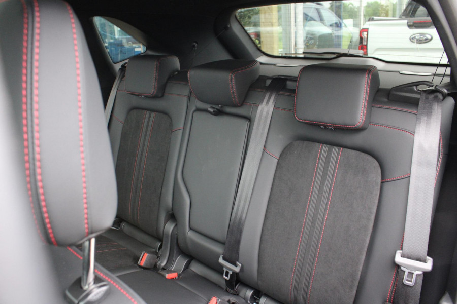 Ford Kuga 2.5 PHEV ST-Line X | Voorraad! | Panorama Dak | Elektrische Trekhaak | Winterpack | Matrix LED | Adaptive Cruise Control |