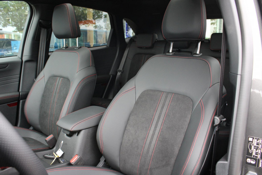 Ford Kuga 2.5 PHEV ST-Line X | Voorraad! | Panorama Dak | Elektrische Trekhaak | Winterpack | Matrix LED | Adaptive Cruise Control |