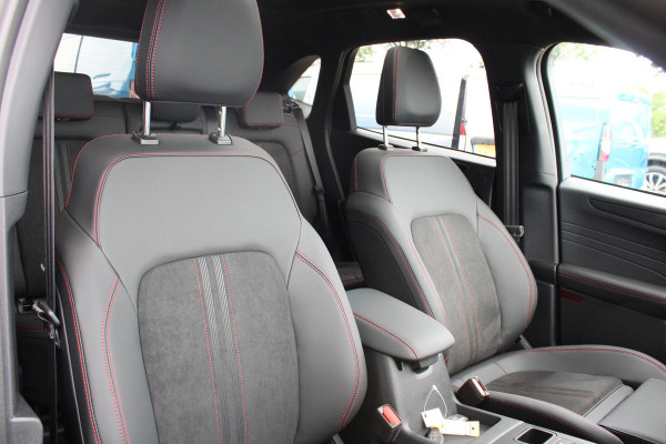 Ford Kuga 2.5 PHEV ST-Line X | Voorraad! | Panorama Dak | Elektrische Trekhaak | Winterpack | Matrix LED | Adaptive Cruise Control |