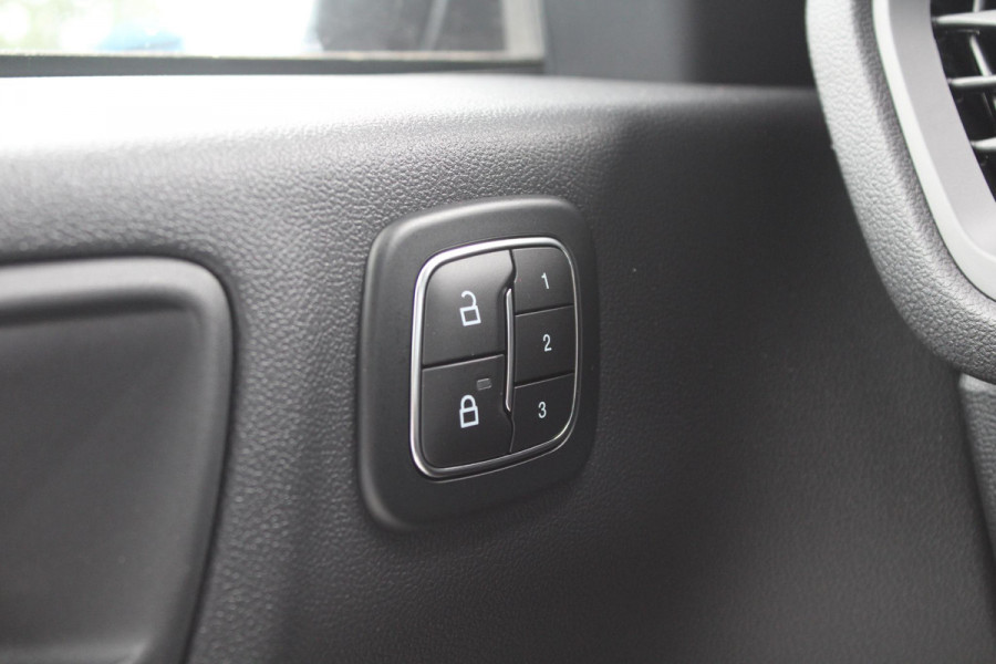 Ford Kuga 2.5 PHEV ST-Line X | Voorraad! | Panorama Dak | Elektrische Trekhaak | Winterpack | Matrix LED | Adaptive Cruise Control |