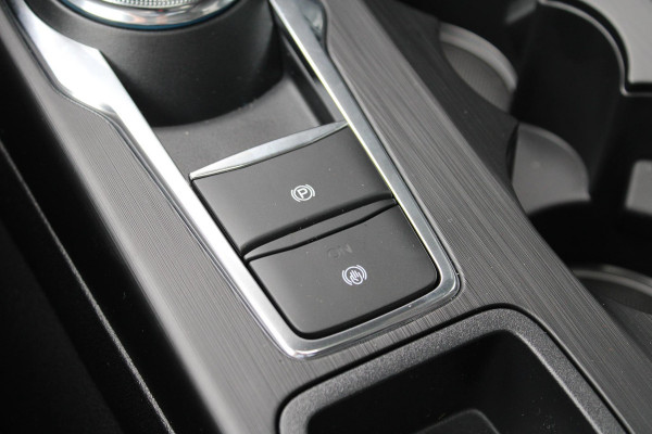 Ford Kuga 2.5 PHEV ST-Line X | Voorraad! | Panorama Dak | Elektrische Trekhaak | Winterpack | Matrix LED | Adaptive Cruise Control |