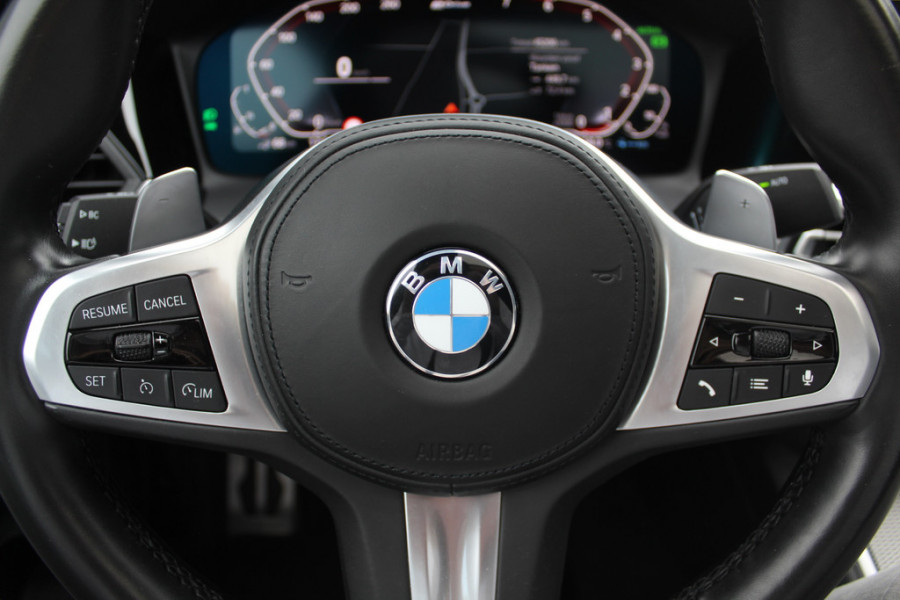BMW 3-serie 320e Business Ed. M Sport / Camera / Leder / Harman Kardon / 19'' / CarPlay / DAB / Cruise Control