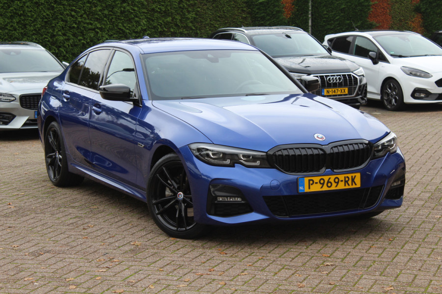 BMW 3-serie 320e Business Ed. M Sport / Camera / Leder / Harman Kardon / 19'' / CarPlay / DAB / Cruise Control