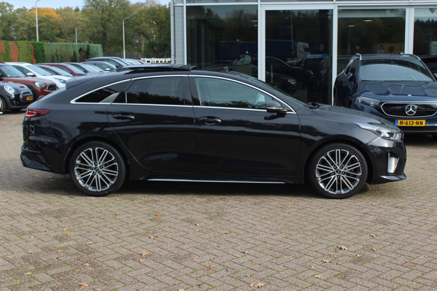 Kia ProCeed 1.4 T-GDI GT-PlusLine / Panoramadak / Camera / Keyless / JBL / 18'' / Apple CarPlay / Stuur+Stoelverwarming / DAB / Dodehoek / ACC