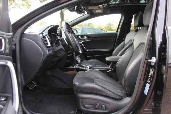 Kia ProCeed 1.4 T-GDI GT-PlusLine / Panoramadak / Camera / Keyless / JBL / 18'' / Apple CarPlay / Stuur+Stoelverwarming / DAB / Dodehoek / ACC