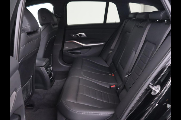 BMW 3-serie 320i High Executive | Sport Line | Leder | Harman/Kardon | Trekhaak | Stoelverwarming | Carplay | Sfeerverlichting | Navigatie | Live Cockpit | Full LED | 18'' | Parkeerhulp BMW 3-serie 320i High Executive | Sport Line | Leder | Harman/Kardon | Trekhaak | Stoelverwarming | Carplay | Sfeerverlichting | Navigatie | Live Cockpit | Full LED | 18'' | Parkeerhulp