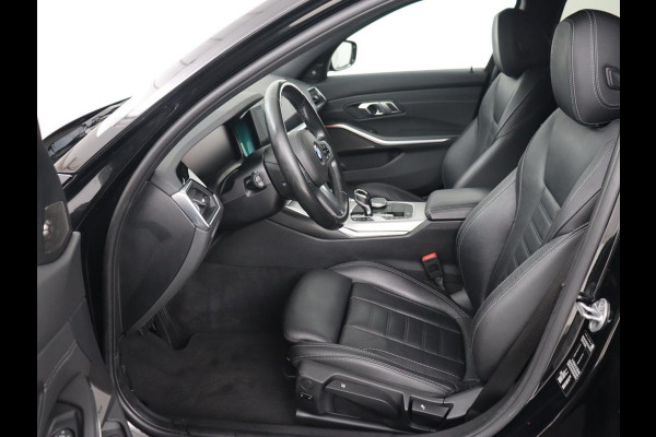 BMW 3-serie 320i High Executive | Sport Line | Leder | Harman/Kardon | Trekhaak | Stoelverwarming | Carplay | Sfeerverlichting | Navigatie | Live Cockpit | Full LED | 18'' | Parkeerhulp BMW 3-serie 320i High Executive | Sport Line | Leder | Harman/Kardon | Trekhaak | Stoelverwarming | Carplay | Sfeerverlichting | Navigatie | Live Cockpit | Full LED | 18'' | Parkeerhulp